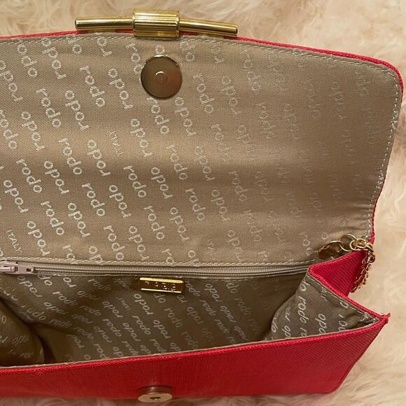 Vintage RODO Italy Red Clutch | Silk-Linen Purse, Brass Clasp + Chain Strap - Picture 5 of 13
